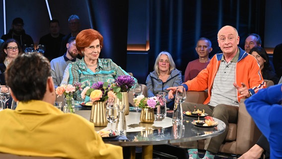 Der Comedian Emmanuel Peterfalvi alias "Alfons" ist zu Gast in der NDR Talk Show am 14. März 2025. © NDR Fernsehen/Uwe Ernst Foto: Uwe Ernst