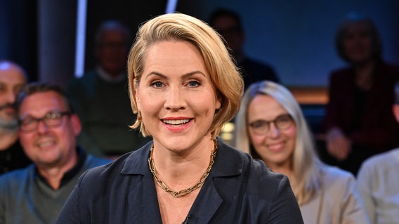 Die Moderatorin Judith Rakers ist zu Gast in der NDR Talk Show am 4. Oktober 2024. © NDR Fernsehen/ Uwe Ernst Foto: Uwe Ernst