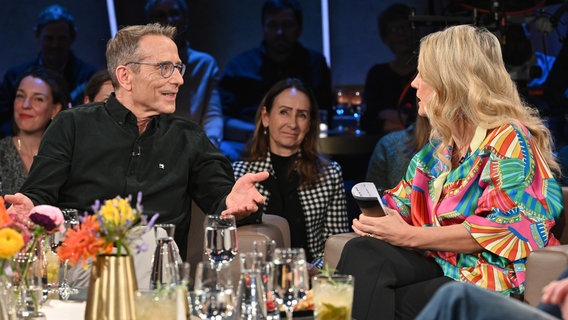 Der Diabetologe, Internist und Ernährungs-Doc Dr. Matthias Riedl ist zu Gast in der NDR Talk Show am 24. Januar 2025. © NDR Fernsehen/Uwe Ernst Foto: Uwe Ernst