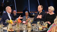 Der Autor Stephan Schäfer und seine Mutter Ulrike Merz sind zu Gast in der NDR Talk Show am 24. Januar 2025. © NDR Fernsehen/Uwe Ernst Foto: Uwe Ernst