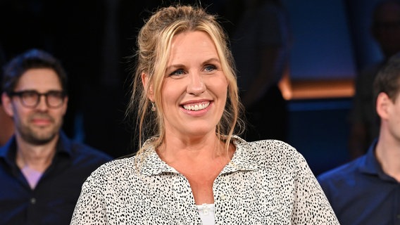 Die Autorin und Kommunikationstrainerin Nicole Staudinger ist zu Gast in der NDR Talk Show am 30. August 2024. © NDR Fernsehen/Uwe Ernst Foto: Uwe Ernst