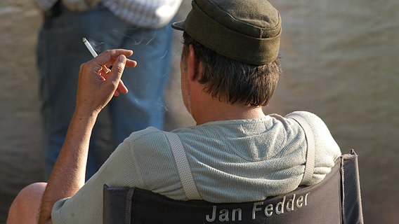 Jan Fedder während der Dreharbeiten zu Neues aus Büttenwarder. © NDR 