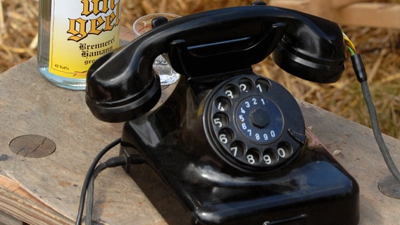 Neues aus Büttenwarder: Brakelmanns schwarzes Telefon. © NDR 
