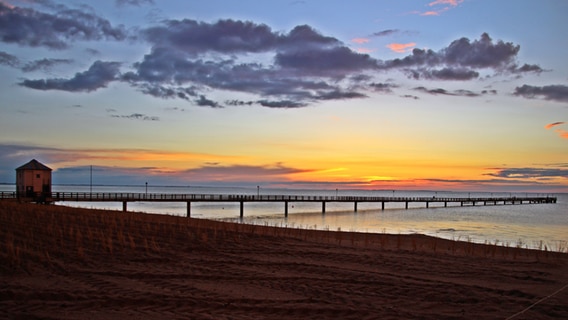 Seebrücke Lubmin nach Sonnenuntergang © NDR Foto: Anke Hanusik aus Grimmen