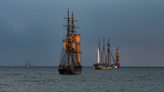 Schiffe auf dem Meer. © NDR Foto: Klaus Gäbel aus Sanitz