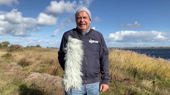 Thomas Globig moderiert das Wetter von der Insel Hiddensee. © Screenshot 