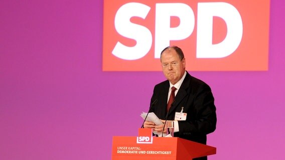 Möchte Kanzlerkandidat der SPD werden: Peer Steinbrück © dpa-Bildfunk 