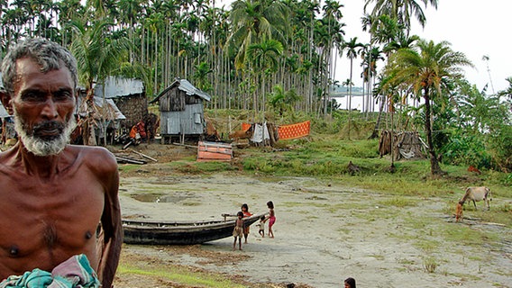 Älterer Dorfbewohner in Bangladesch. © NDR 