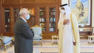 Emir von Qatar, Tamim bin Hamad Al Thani empfängt Hamas-Führer Ismail Haniye. © NDR 