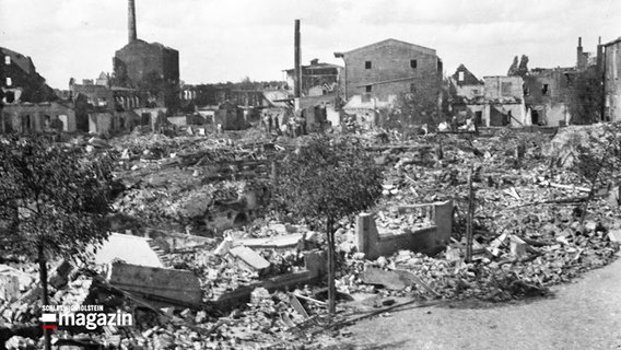 Zerstörte Gebäude nach einem Bombenangriff im Zweiten Weltkrieg in Elmshorn © Stadtarchiv Elmshorn 
