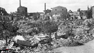 Zerstörte Gebäude nach einem Bombenangriff im Zweiten Weltkrieg in Elmshorn © Stadtarchiv Elmshorn 
