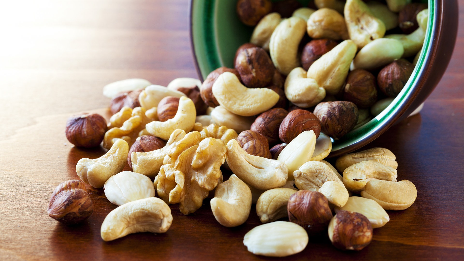 Samen und Nüsse - Lebensmittel-Warenkunde