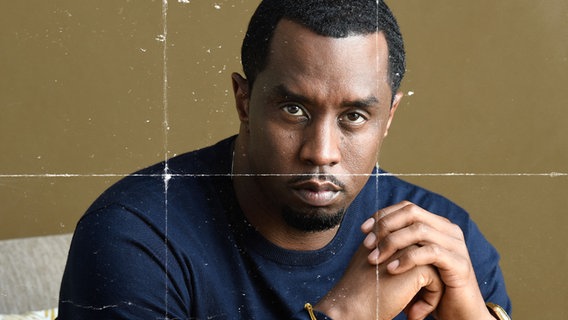 Musikproduzent P. Diddy. Der Mann blickt in die die Kamera. © picture alliance/AP Photo Foto: Chris Pizzello