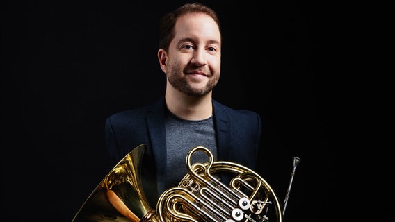 Hornist Felix Klieser © MJ Kim 