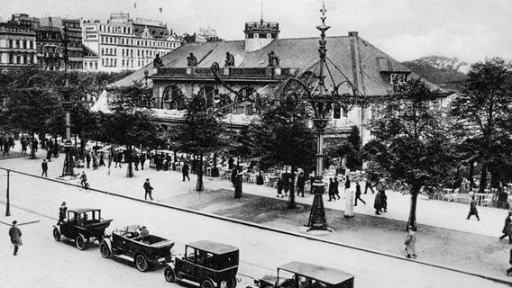 Außenansicht vom Alsterpavillon (Aufnahme von 1910) © picture-alliance / akg-images 