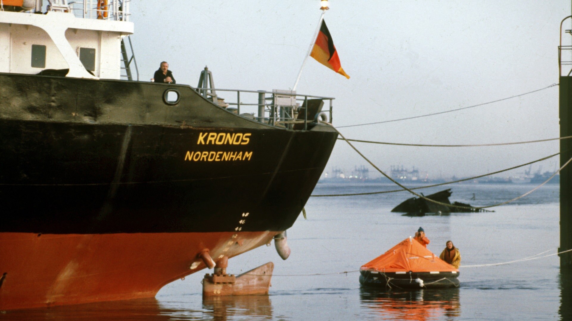 Greenpeace Erste Deutschland Aktion Vor 40 Jahren In Nordenham Ndr De Geschichte Chronologie