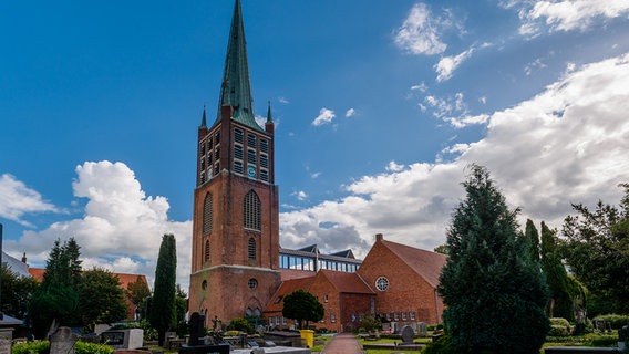Die Große Kirche in Emden © picture alliance / dpa Foto: Thorsten Helmerichs