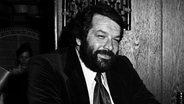 Der italienische Schauspieler Bud Spencer (Carlo Pedersoli) bei einem Besuch in einem Thai Restaurant in München, 1970er-Jahre. © picture alliance/United Archives Foto: Heinz Browers