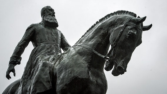 Statue von König Leopold II. in Brüssel (Belgien), aufgenommen am 16.12.2015 © picture alliance / Wiktor Dabkowski Foto: Wiktor Dabkowski