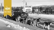 Amerikanische Soldaten mit unterschiedlichen Transportmitteln treffen sich auf dem Alaska Highway, um 1950. © IMAGO / GRANGER Historical Picture Archive 