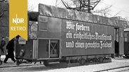 Schriftzug auf einer Straßenbahn: "Wir fordern ein einheitliches Deutschland und einen gerechten Frieden", 1948 in Leipzig © IMAGO / imagebroker 