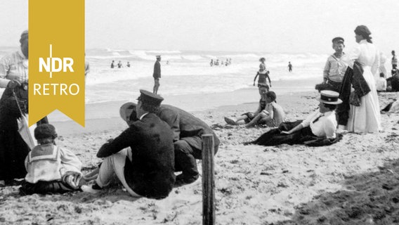 Strandurlauber an der Nordsee, um 1912. © IMAGO / Schöning 