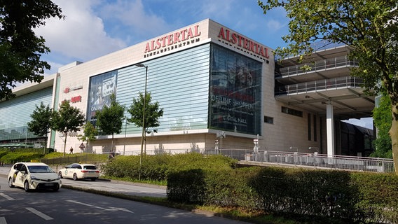 Alstertaler Einkaufszentrum in Hamburg-Poppenbüttel (2021) © NDR Foto: Jochen Lambernd