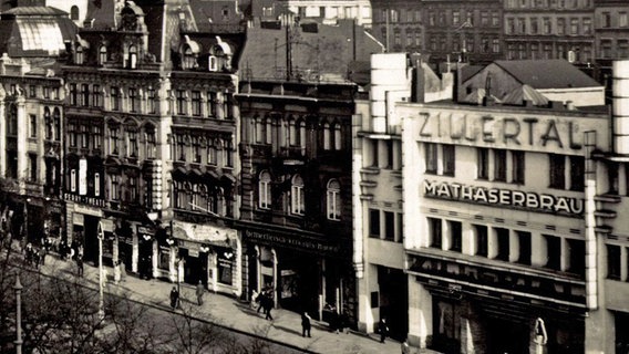 Blick auf den Spielbudenplatz auf St. Pauli, um 1934 © picture alliance / arkivi 