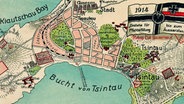 Tsingtau (China, Provinz Shantung; 1898-1914 Hauptstadt des deutschen Pachtgebiets Kiautschou). - "Zum Kampf um Kiautschau (1914: Einstehe für Pflichterfüllung bis zum Äussersten)". - Postkarte, 1914 (farbiger Öldruck). © picture alliance / akg-images 