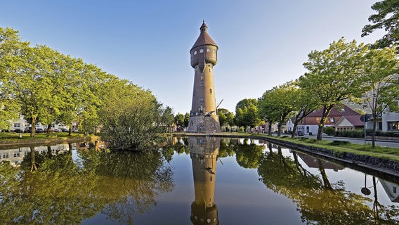 Wasserturm in Heide (Schleswig-Holstein), Aufnahem von 2021 © picture alliance / Zoonar Foto: Stefan Ziese