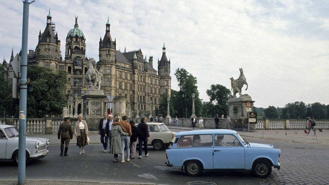 1990: Schwerins harter Kampf um den Hauptstadt-Titel in MV