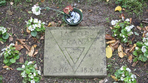 Franz Jacobs Grabstelle auf dem Friedhof Ohlsdorf © NDR.de Foto: Kristina Festring-Hashem Zadeh