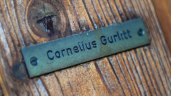 Türschild mit der Aufschrift: Cornelius Gurlitt © picture alliance Foto: Barbara Gind