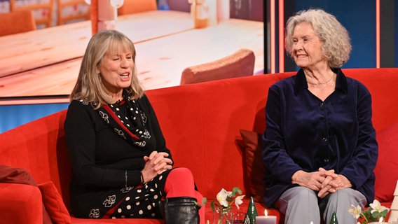 Bettina Kalisch und Lilo Blohm vom Familientheater Gnoien © NDR Foto: Markus Hertrich