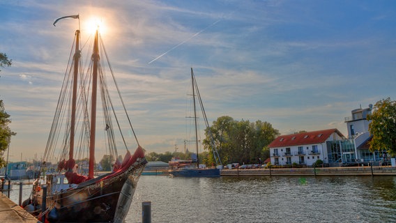 Schiff im Hafenvon Wieck © NDR Foto: Uwe Kantz aus Hinrichshagen