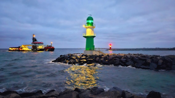 Warnemünde mit der Ostmole. © NDR Foto: Torsten Krahn aus Rostock