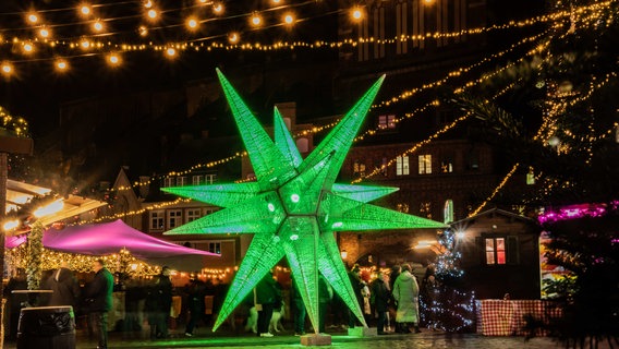 Nächtliche Weihnachtsstimmung in Stralsund © NDR Foto: Hartmut Heidrich aus Stralsund