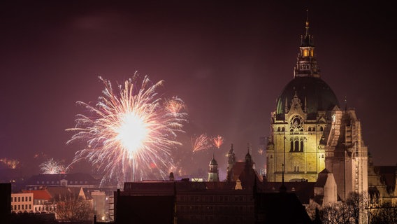 Silvesterfeuerwerk Auf Belebten Platzen Und Strassen Verboten Ndr De Nachrichten Niedersachsen