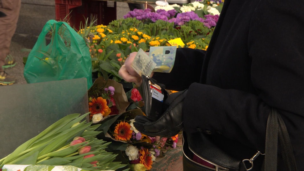 Kieler Wochenmarkt: Warum viele Händler noch auf Bargeld setzen