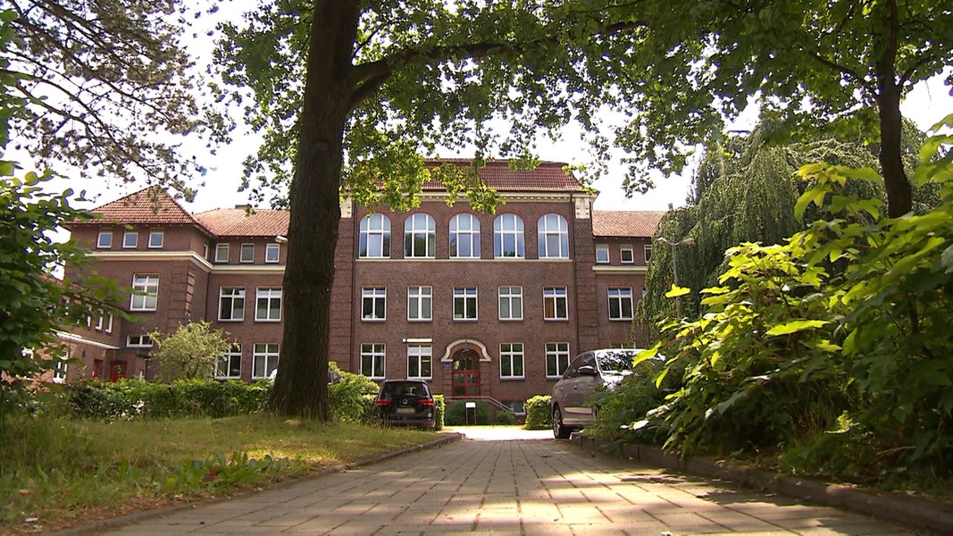 Das Gebäuder des Hamburger Kinder- und Jugendnotdienstes in der Feuerbergstraße.