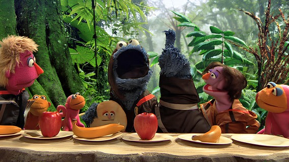 Krümelmonster würde gerne eine Banane essen. © ndr/ sesame workshop 