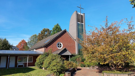 Die Friedenskirche in Ellerbek © Kirche im NDR Foto: Sarah Oltmanns