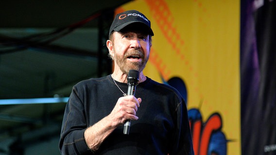 Chuck Norris auf der 4. German Comic Con Dortmund 2018 in den Westfalenhallen. © picture-alliance / Geisler-Fotopress Foto: Nicole Kubelka