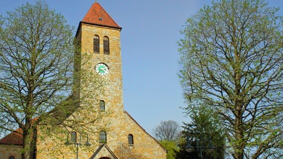 Die Kirche Sankt Josef Hollage in Wallenhost (Niedersachsen) © Pfarreiengemeinschaft Wallenhorst 