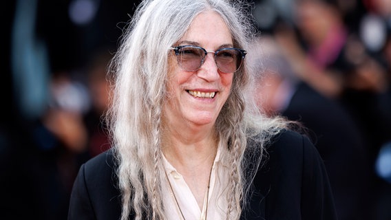 Patti Smith bei den Filmfestspielen in Venedig 2024 © picture alliance / Vianney Le Caer/Invision/AP Foto: Vianney Le Caer