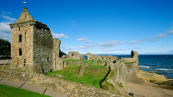 St. Andreas Castle von ca. 1200 in Schottland © picture alliance / Robert Francis/robertharding Foto: Robert Francis