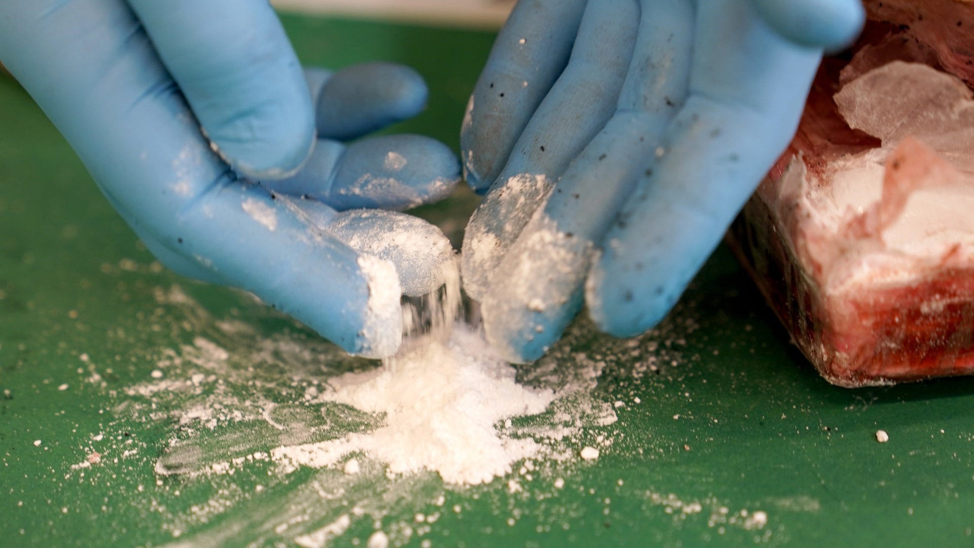 Drogenfahndung: Polizei und Zoll stellen 35 Tonnen Kokain binnen eines  Jahres sicher