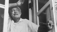 Der amerikanische Autor Ernest Hemingway © picture-alliance / akg-images | akg-images 