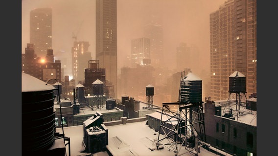 Bild aus: "Lost. In the Beauty of Bad Weather" © Christophe Jacrot Foto: Christophe Jacrot