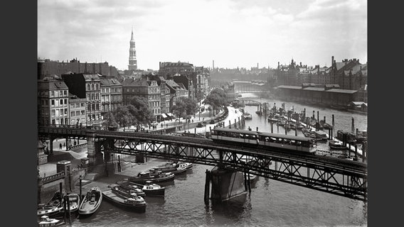 Bild aus "Hamburg. Fotografien 1920-1970" © Junius Verlag 